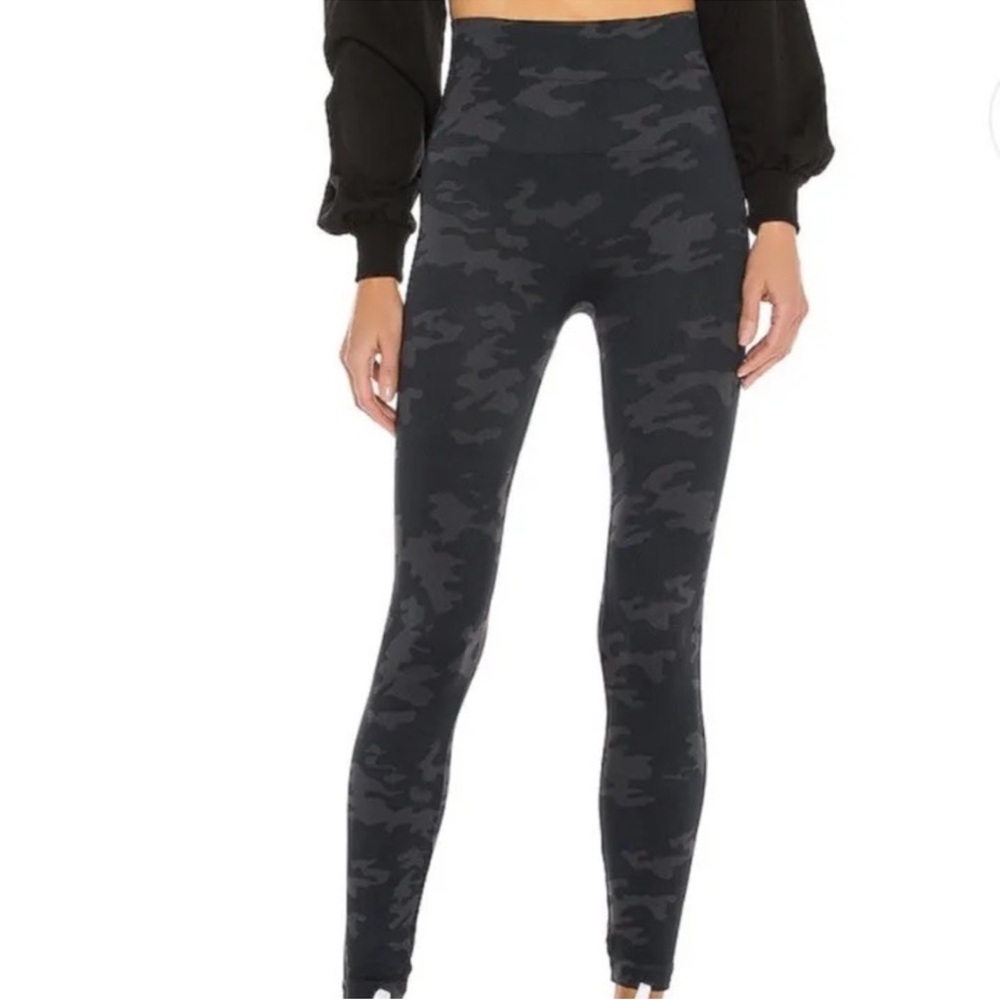 Spanx Women's Large Camo Look at Me Now Seamless Leggings